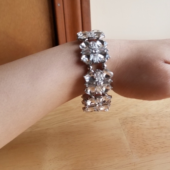GUESS Diamond Silver Bracelet - Picture 4 of 5